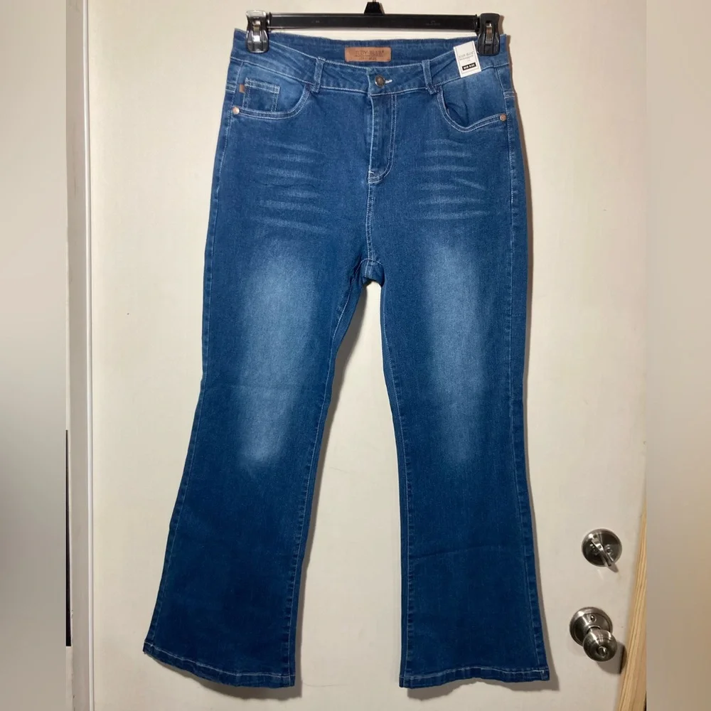 NWT Judy Blue Mid-Rise Blue Jeans  Zipper/Button Size Large 11/13